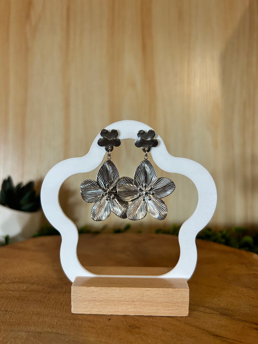boucle d'oreille coeur de fleur