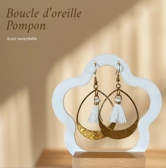 boucle d'oreille pompon